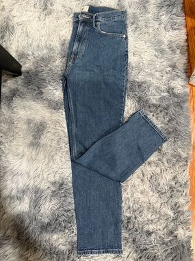 Everlane Women’s Straight Jeans in Medium Blue Wash